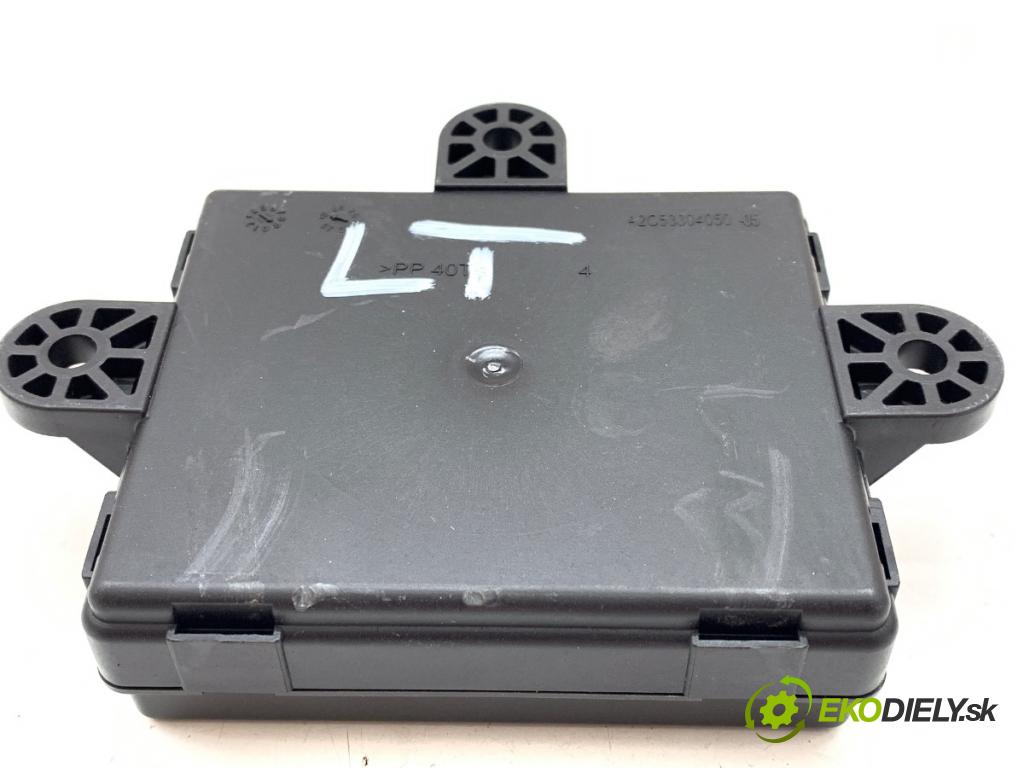VOLVO V40 liftback 2012 84 kW D2 1560 Modul Dvere ľavy zad 31318953