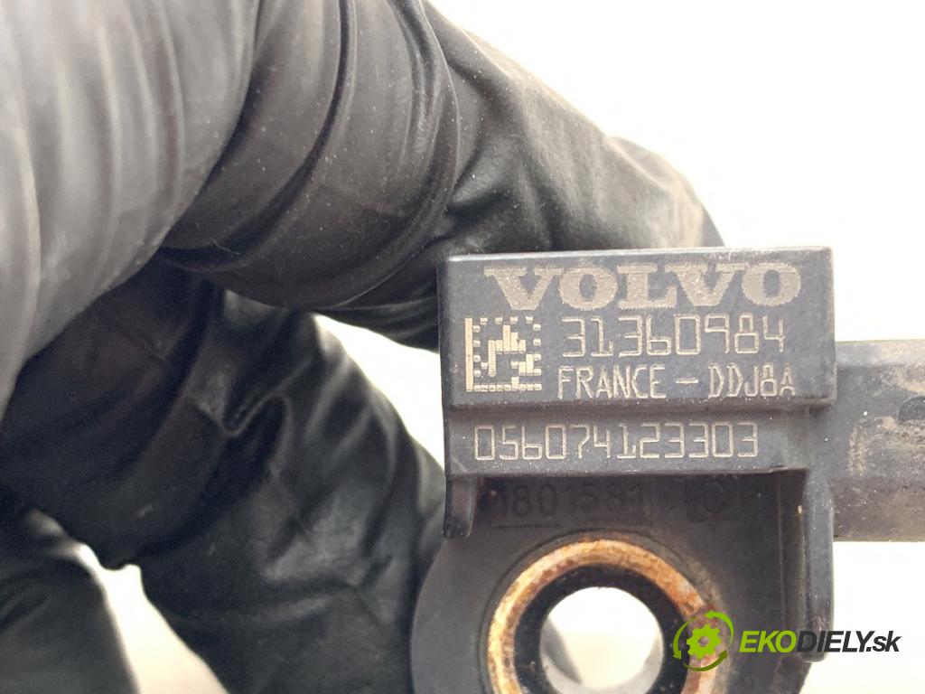 VOLVO V40 liftback 2012 84 kW D2 1560 Snímač nárazu 31360984 (Snímač nárazu)