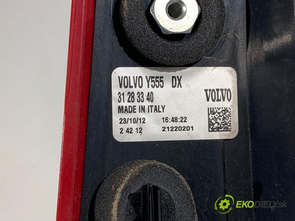 VOLVO V40 liftback 2012 84 kW D2 1560 světlo pravý zadní část 31283340