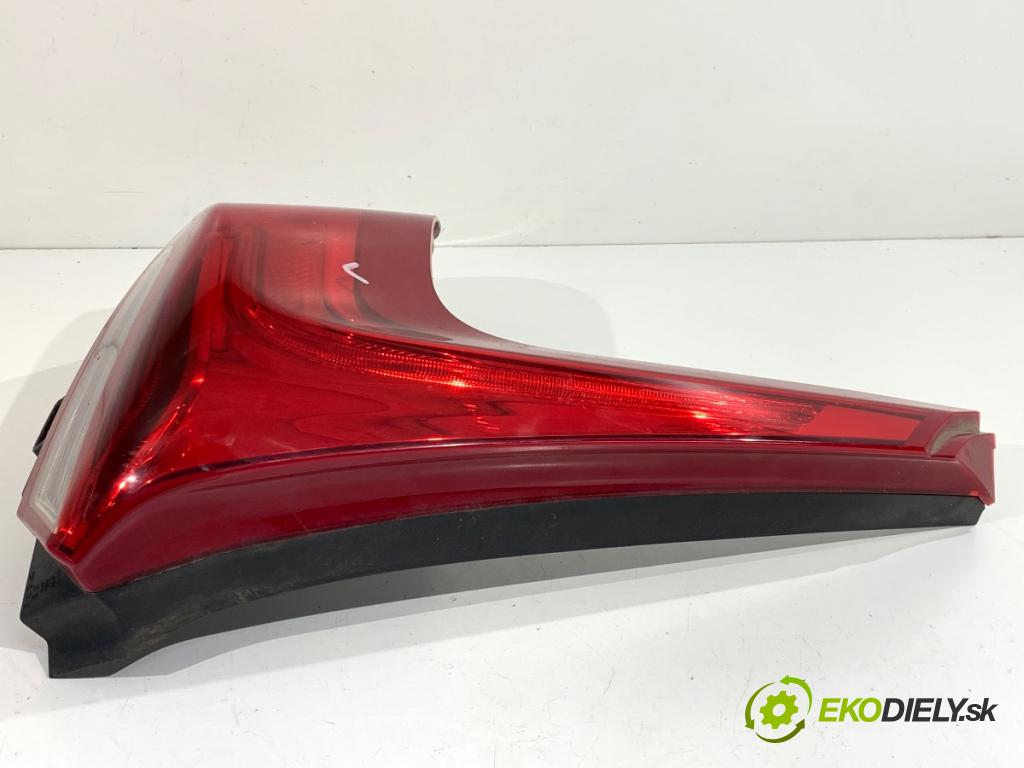 VOLVO V40 liftback 2012 84 kW D2 1560 světlo levý zadní část 31283339