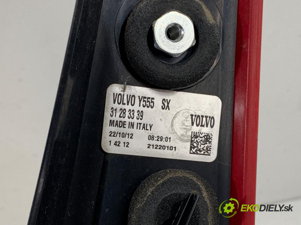 VOLVO V40 liftback 2012 84 kW D2 1560 světlo levý zadní část 31283339