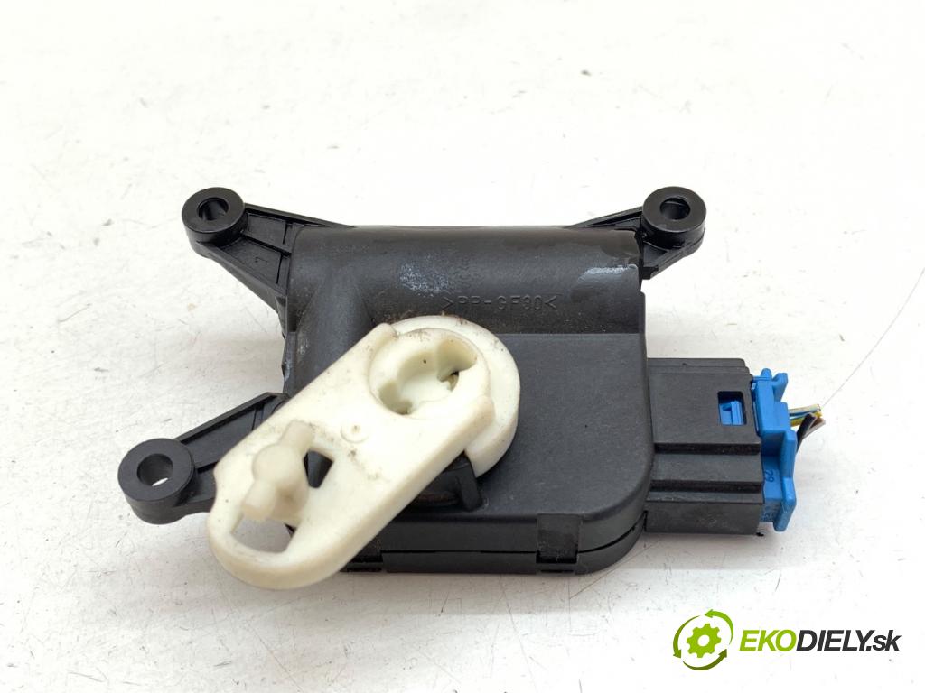 VW GOLF VI liftback 2009 90 kW 1.4 TSI 1390 Motor kúrenia 3C0907511