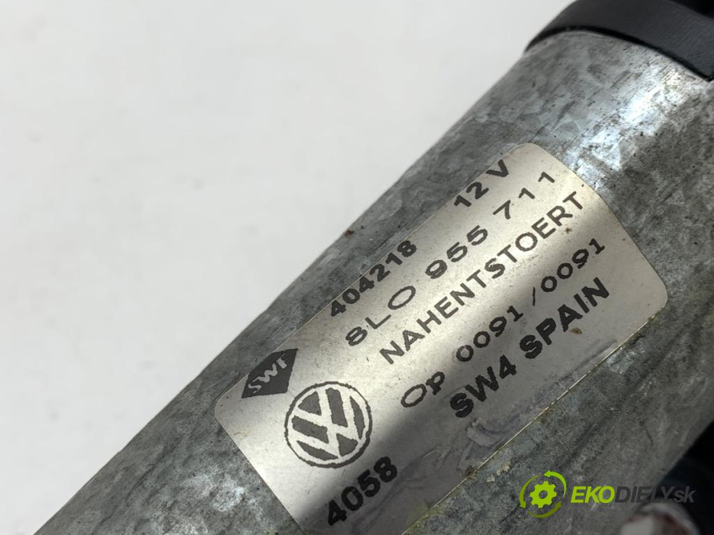 VW PASSAT B5 Kombi 1998 81 kW 1.9 TDI 1896 motor stěračů zadní část 8L0955711