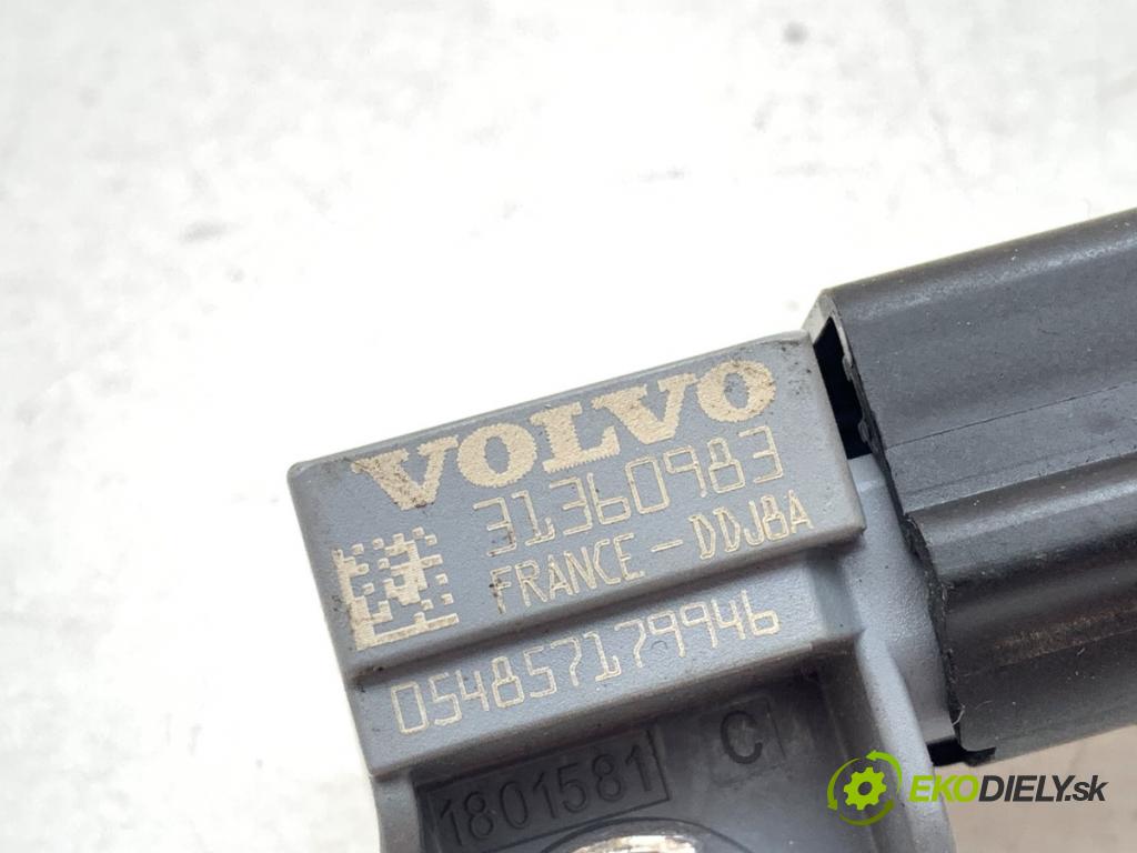 VOLVO V40 liftback 2012 84 kW D2 1560 Snímač nárazu 31360983 (Snímač nárazu)