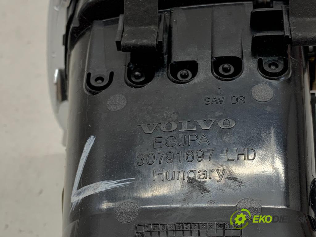 VOLVO V40 liftback 2012 84 kW D2 1560 mří topení levý přední část 30791697
