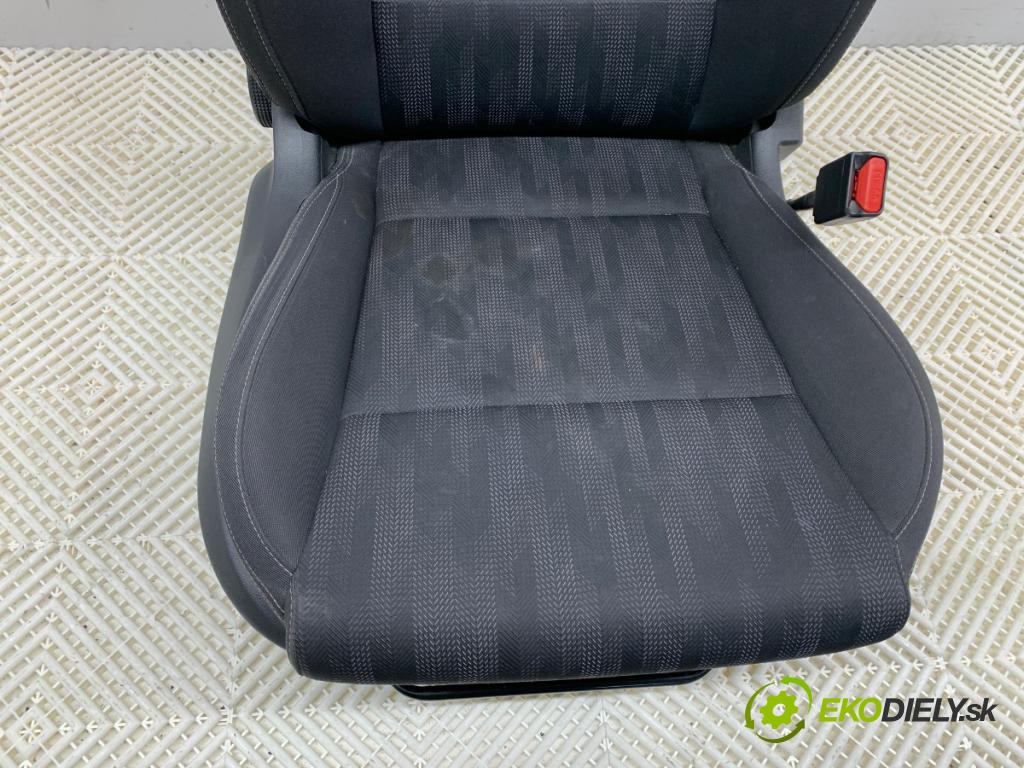 KIA SPORTAGE IV SUV 2016 97 kW 1.6 GDI 1591 Sedadlo pravy predný