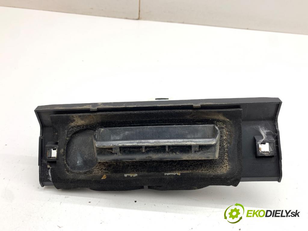 PEUGEOT 206 liftback 2003 50 kW 1.4 HDi eco 70 1398 klika dveří zadní část N0501499