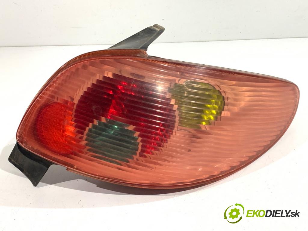 PEUGEOT 206 liftback 2003 50 kW 1.4 HDi eco 70 1398 světlo pravý zadní část 