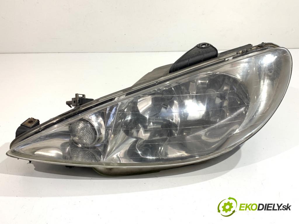 PEUGEOT 206 liftback 2003 50 kW 1.4 HDi eco 70 1398 světlomet levý přední část 9628666880