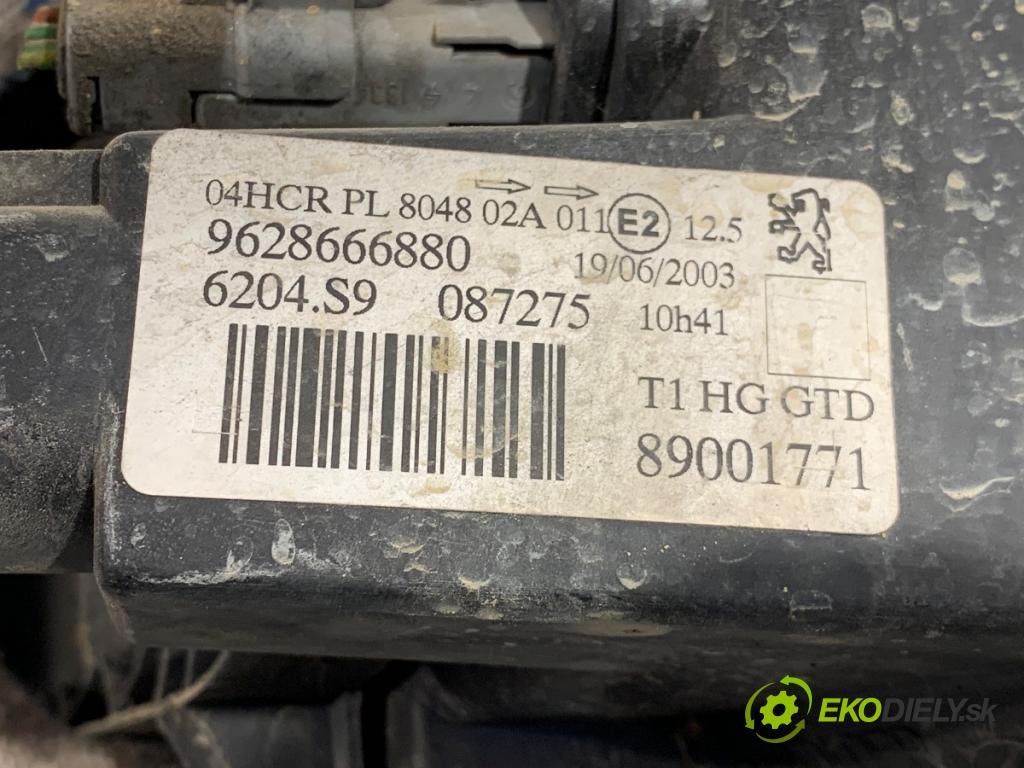 PEUGEOT 206 liftback 2003 50 kW 1.4 HDi eco 70 1398 světlomet levý přední část 9628666880