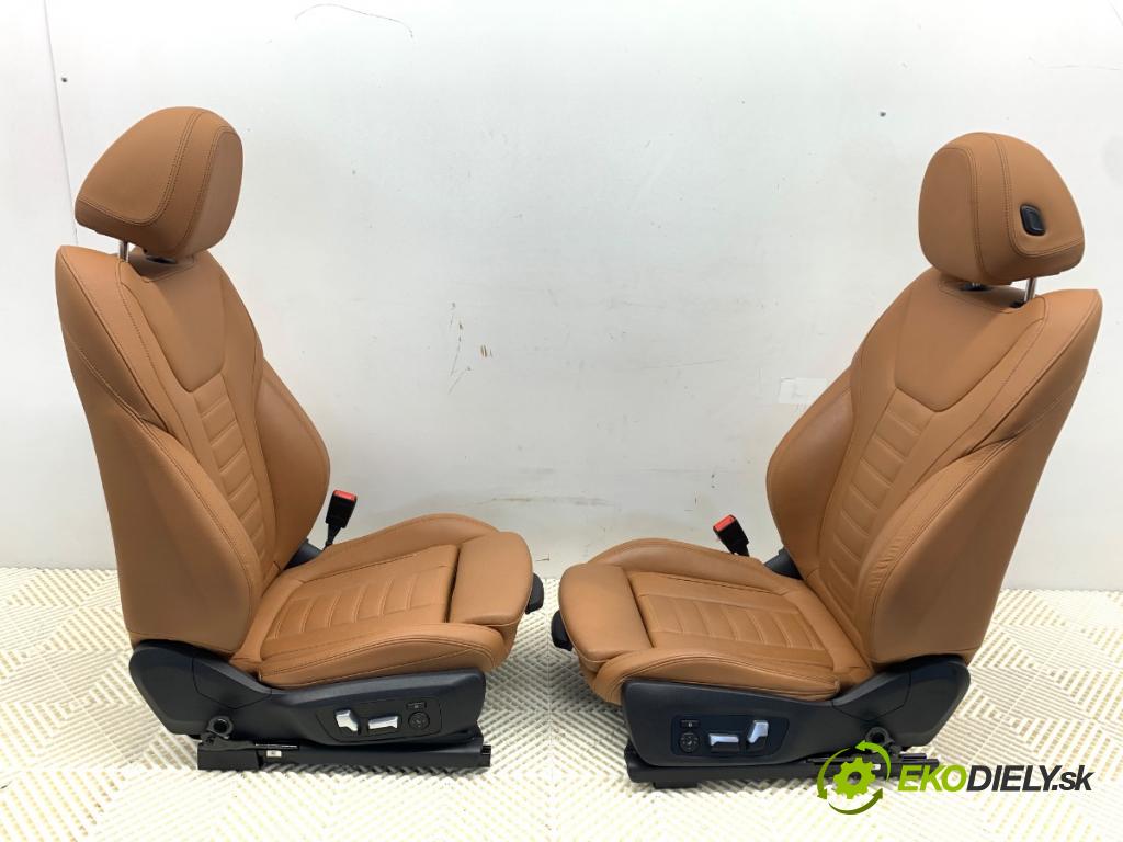 BMW G01 SUV 2020 135 kW xDrive 30 e Plug-in-Hybrid 1998 sedadla sedačky sedadlo boční