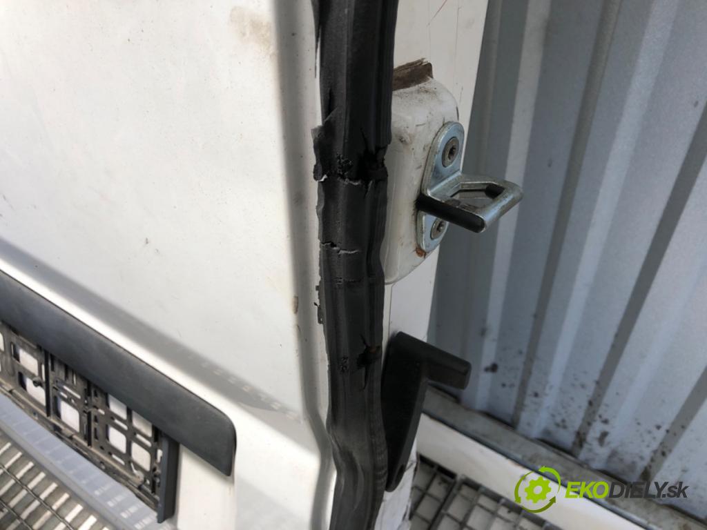 FIAT DUCATO III Autobus 2016 96 kW 130 Multijet 2,3 D 2287 dveře levý zadní část CHLADIČ: