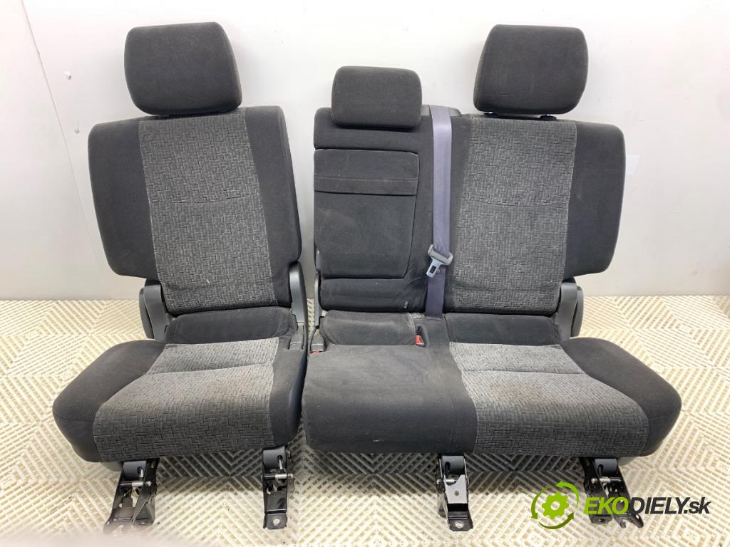 TOYOTA LAND CRUISER J12 samochód terenowy zamknięty 2005 120 kW 3.0 D-4D (KDJ120, KDJ125) 2982 Sedadlo druhý rad 