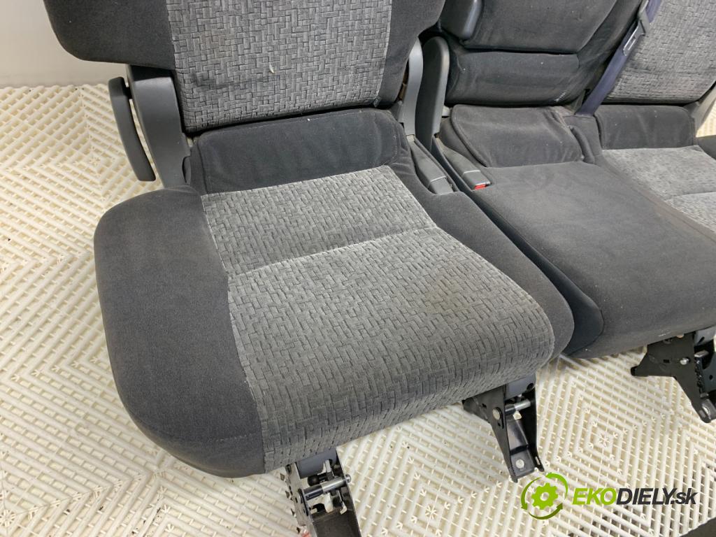 TOYOTA LAND CRUISER J12 samochód terenowy zamknięty 2005 120 kW 3.0 D-4D (KDJ120, KDJ125) 2982 sedadlo druhý VLÁDA: