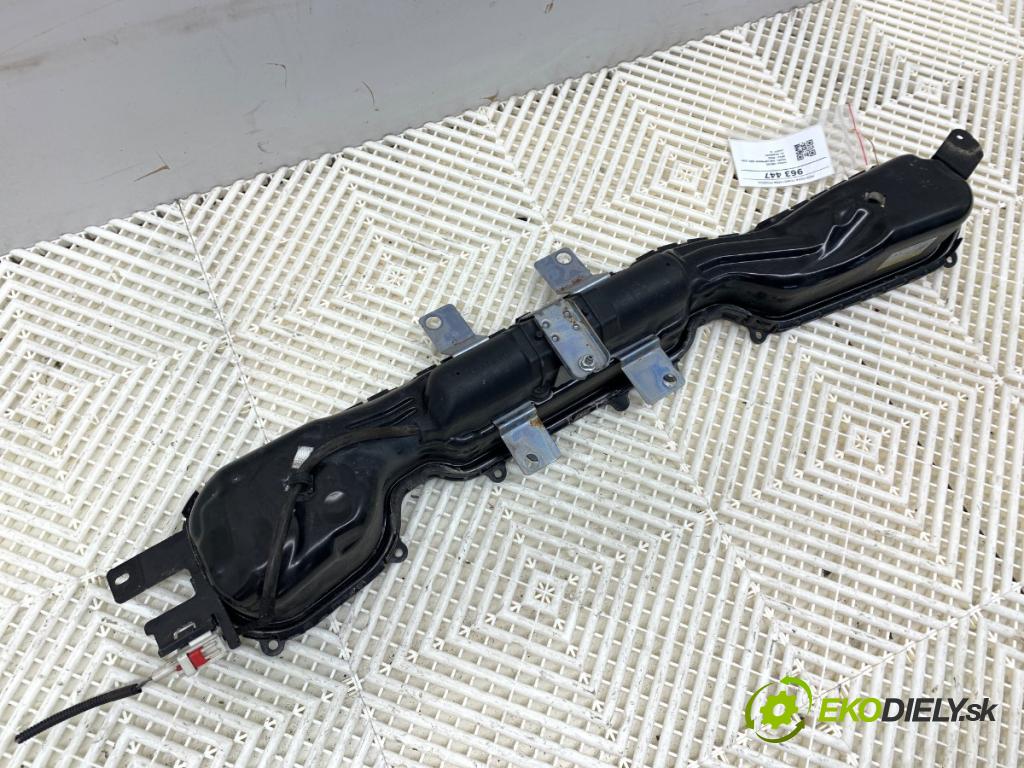 VOLVO V40 liftback 2012 84 kW D2 1560 AirBag Pešo: 31305431