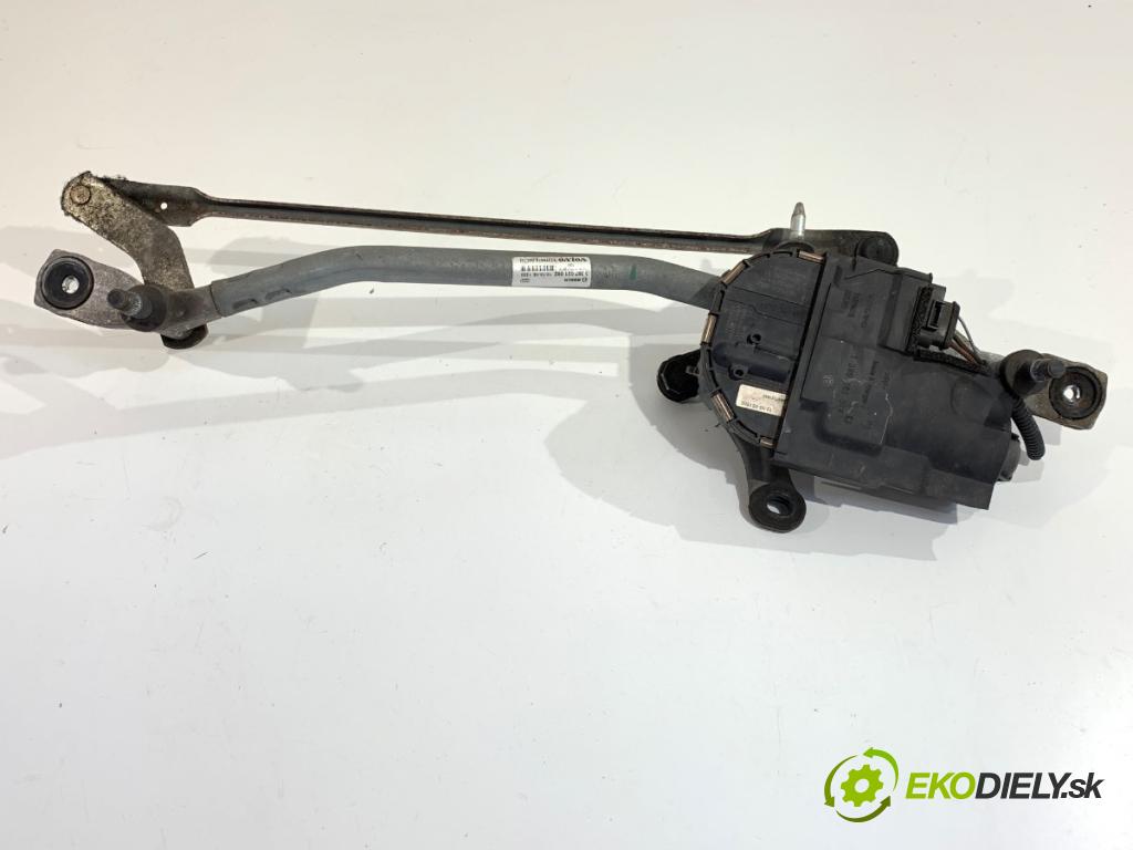 VOLVO V40 liftback 2012 84 kW D2 1560 mechanismus stěračů přední část 31378574 (Motorek stěračů přední)