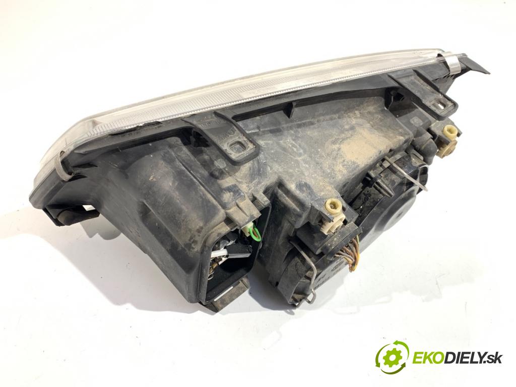 VW BORA I sedan 1999 77 kW 1.6 16V 1598 světlomet pravý přední část