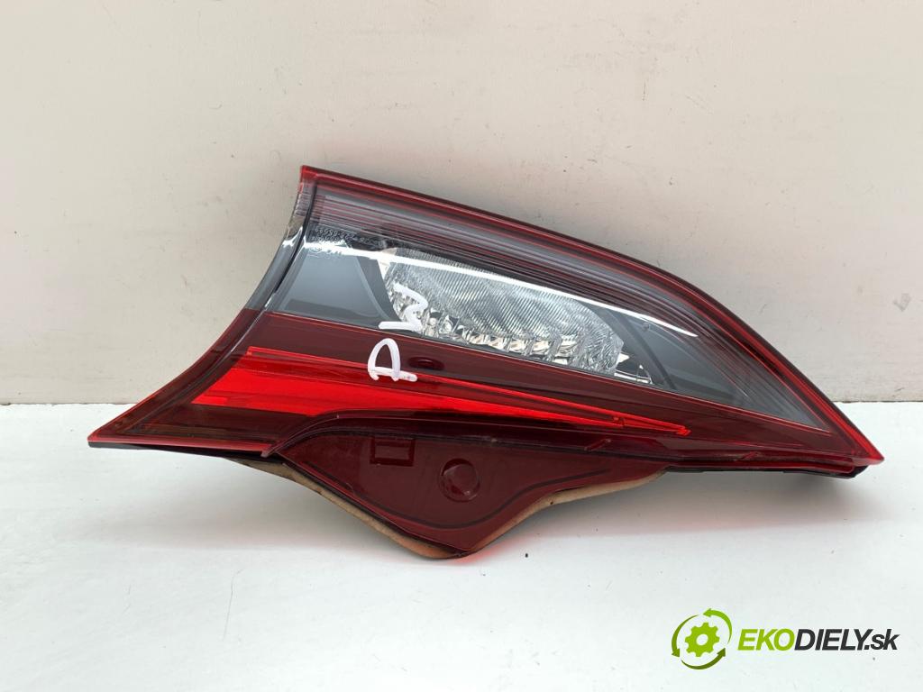MAZDA 6 GJ Kombi 2016 141 kW 2.5 2488 světlo pravý zadní část vnitřní 226-65033