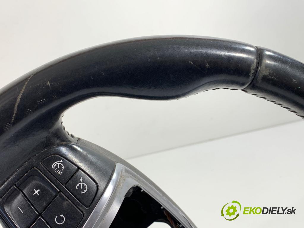 VOLVO V40 liftback 2012 84 kW D2 1560 volant P31250592 (Volant)
