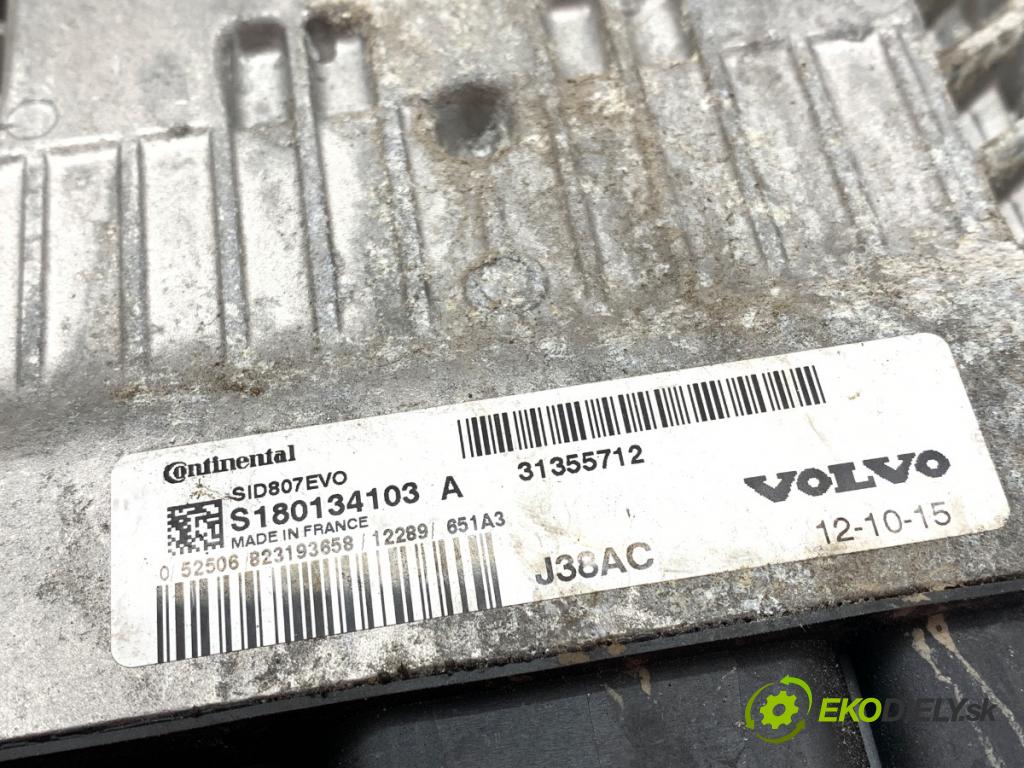 VOLVO V40 liftback 2012 84 kW D2 1560 řídící jednotka motora 31355712 (Řídicí jednotka)