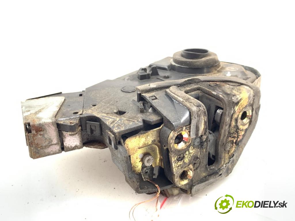 TOYOTA LAND CRUISER J12 samochód terenowy zamknięty 2005 120 kW 3.0 D-4D (KDJ120, KDJ125) 2982 zámok dveří zadní část