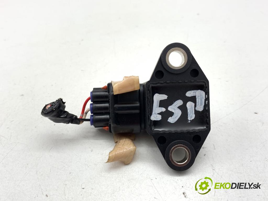 TOYOTA LAND CRUISER J12 samochód terenowy zamknięty 2005 120 kW 3.0 D-4D (KDJ120, KDJ125) 2982 Snímač ESP 89441-60010