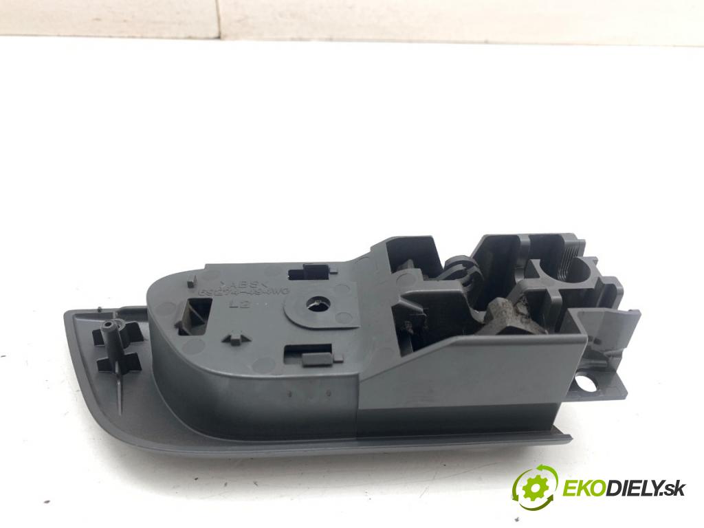 TOYOTA LAND CRUISER J12 samochód terenowy zamknięty 2005 120 kW 3.0 D-4D (KDJ120, KDJ125) 2982 Kľučka vnútorná ľavy zad 69274-494W0