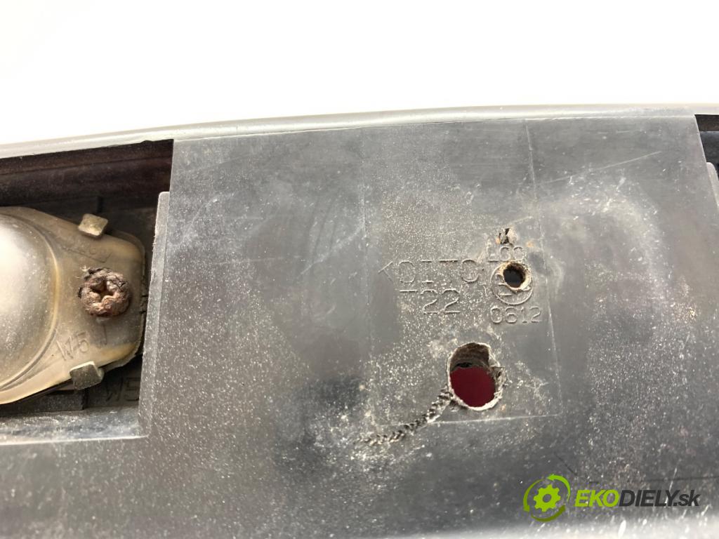 TOYOTA LAND CRUISER J12 samochód terenowy zamknięty 2005 120 kW 3.0 D-4D (KDJ120, KDJ125) 2982 podsvietenia SPŽ 81696-60010