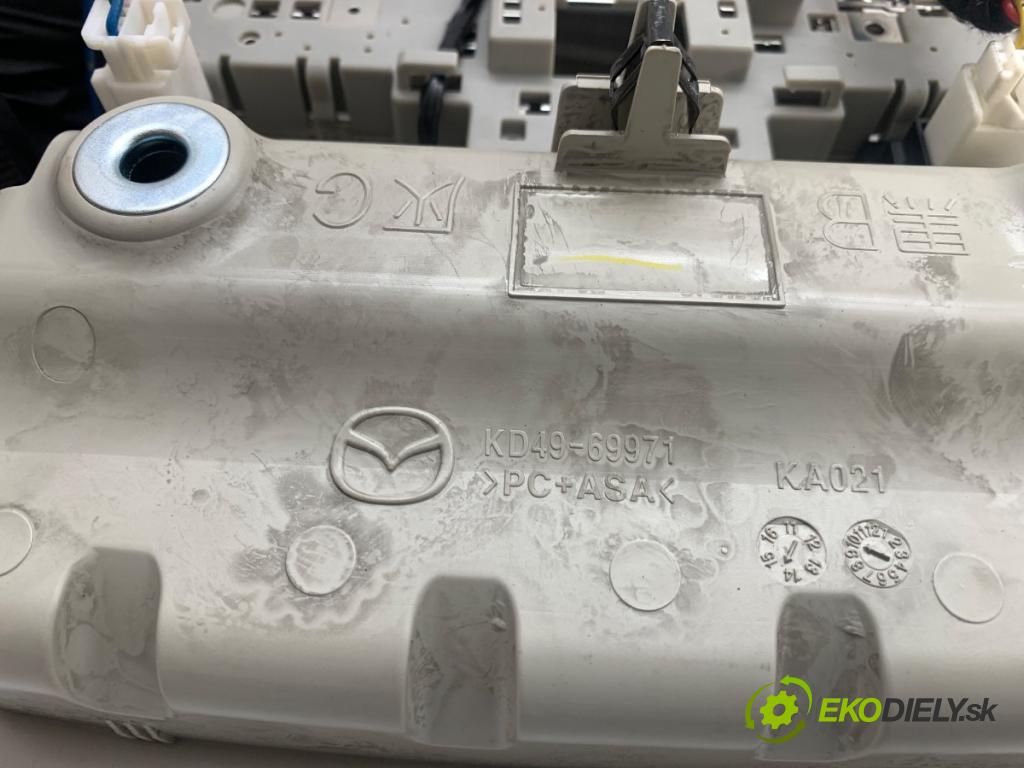 MAZDA 6 GJ Kombi 2016 141 kW 2.5 2488 Svetlo stropné KD49-69971