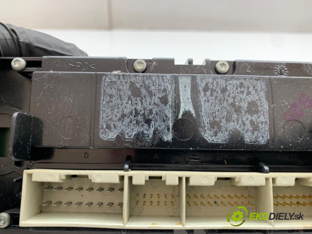 VW PASSAT B5 FL sedan 2001 85 kW 2.0 1984 Panel ovládaní topení  (Páčky pod volantem)