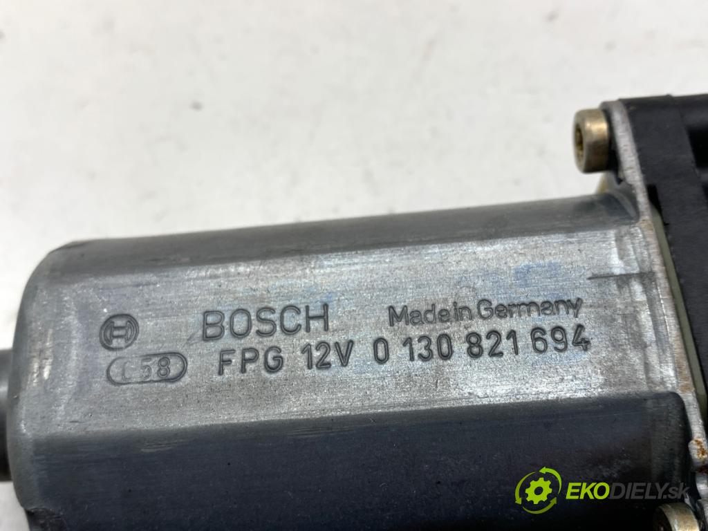 VW PASSAT B5 FL sedan 2001 85 kW 2.0 1984 motor sťahovaní okna pravý přední část 0130821694