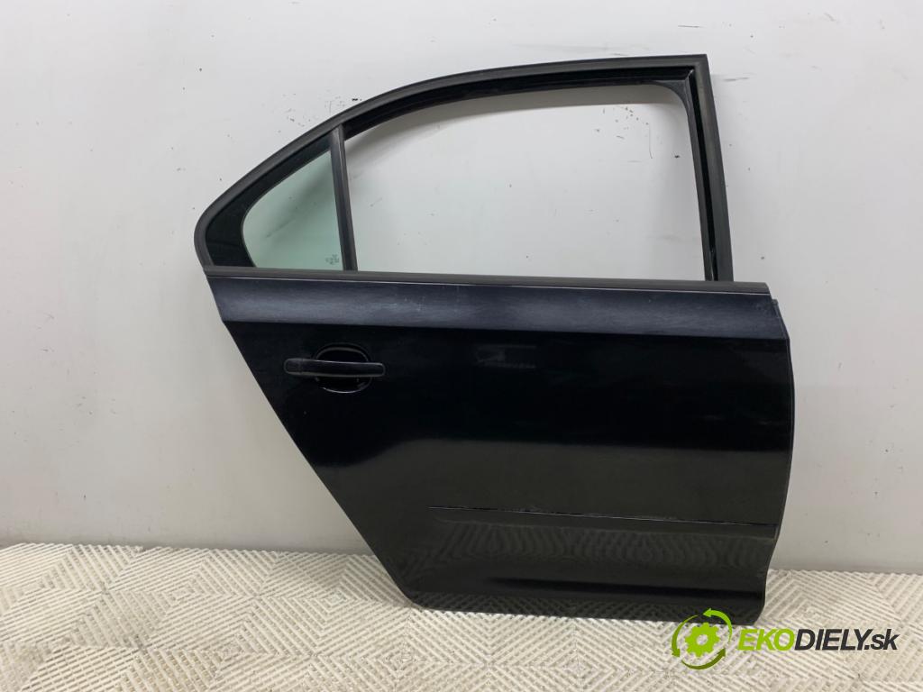 SKODA RAPID liftback 2013 77 kW 1.2 TSI 1197 Dvere pravy zad 