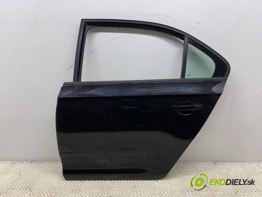 SKODA RAPID liftback 2013 77 kW 1.2 TSI 1197 Dvere ľavy zad 
