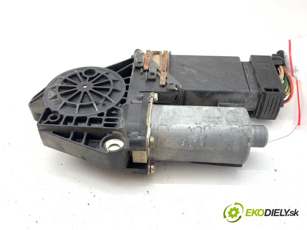 SKODA OCTAVIA I liftback 2002 74 kW 1.9 TDI 1896 motor sťahovaní okna levý přední část
