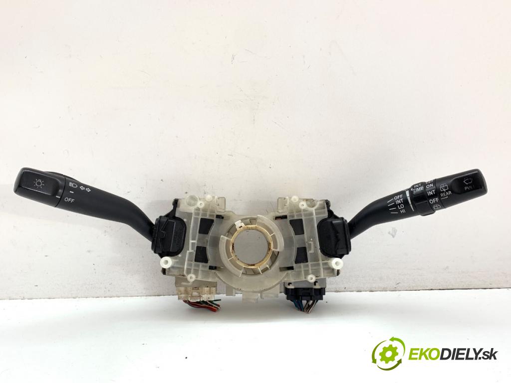 TOYOTA LAND CRUISER J12 samochód terenowy zamknięty 2005 120 kW 3.0 D-4D (KDJ120, KDJ125) 2982 Prepínač kombinovaný 17A089C (Prepínacie páčky pod volantom)