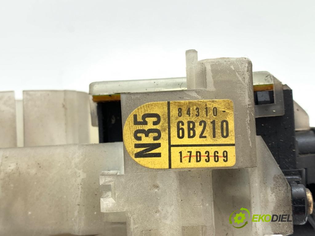 TOYOTA LAND CRUISER J12 samochód terenowy zamknięty 2005 120 kW 3.0 D-4D (KDJ120, KDJ125) 2982 Prepínač kombinovaný 17A089C (Prepínacie páčky pod volantom)