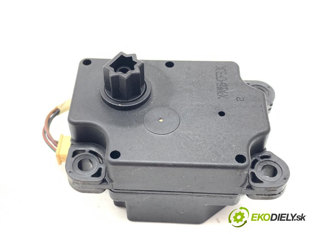 VOLVO V40 liftback 2012 84 kW D2 1560 motor topení 4N5H-19E616-BA
