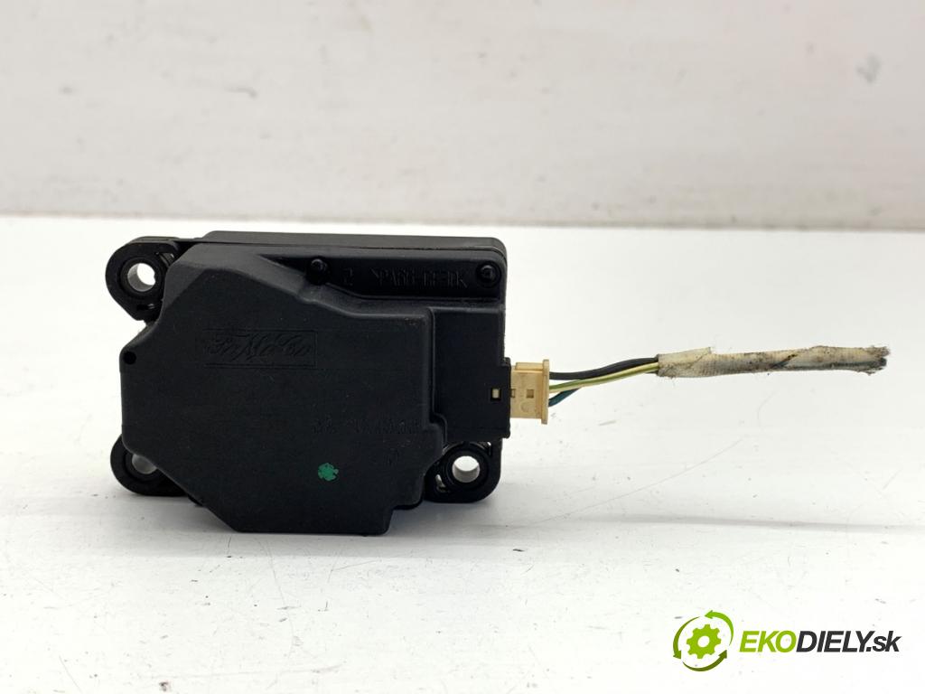 VOLVO V40 liftback 2012 84 kW D2 1560 motor topení 4N5H-19E616-BA