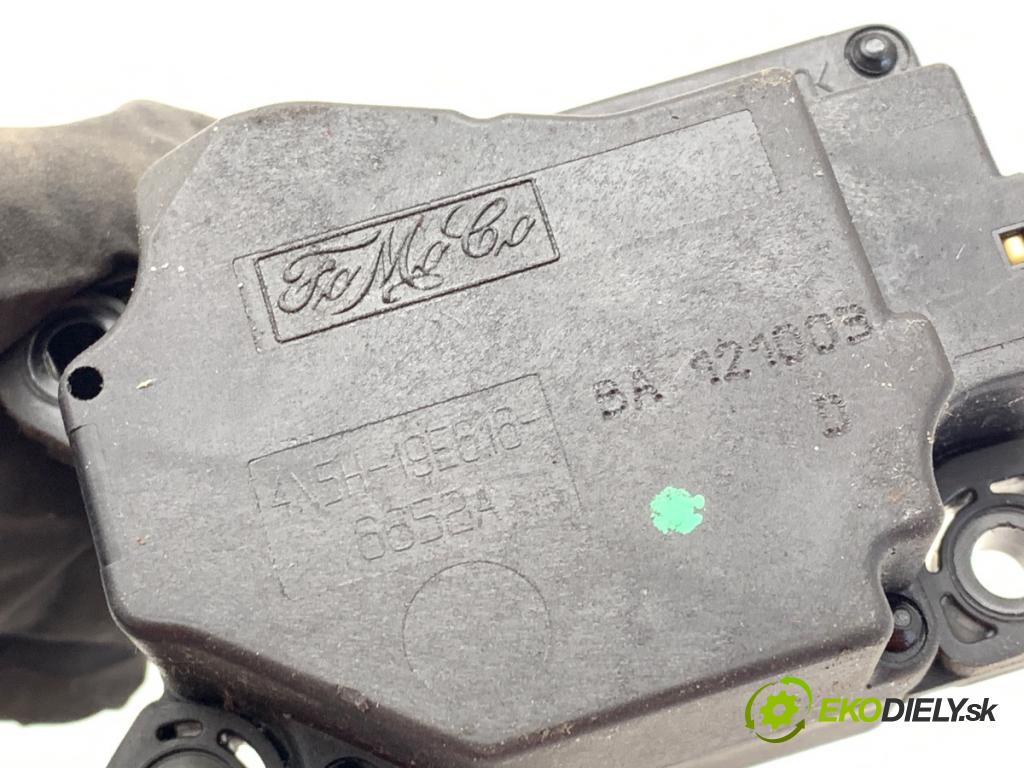 VOLVO V40 liftback 2012 84 kW D2 1560 motor topení 4N5H-19E616-BA
