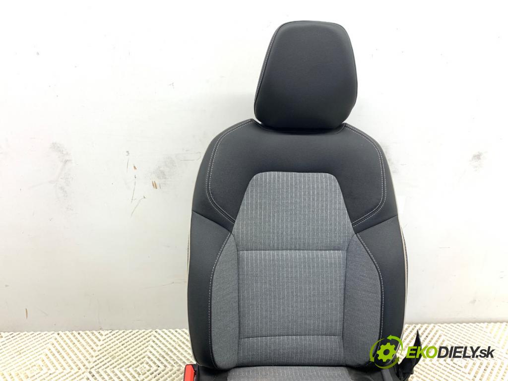 RENAULT CLIO V liftback 2024 74 kW 1.0 LPG (B7MT) 999 sedadlo levý přední část
