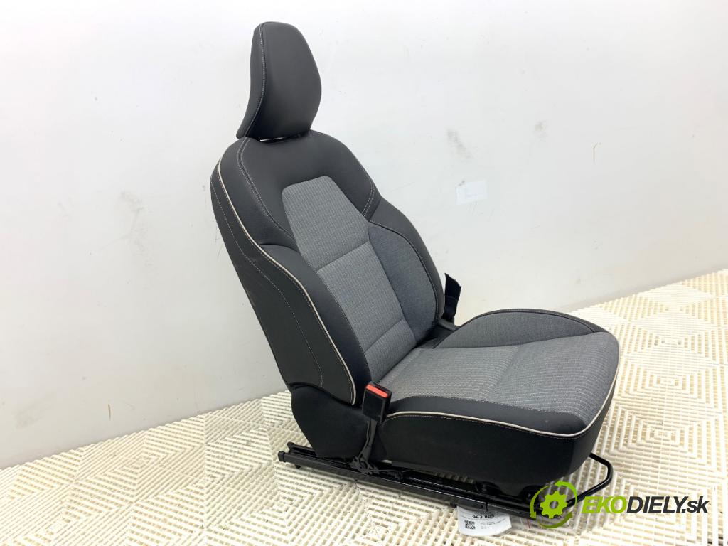 RENAULT CLIO V liftback 2024 74 kW 1.0 LPG (B7MT) 999 sedadlo levý přední část