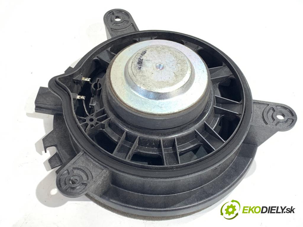 VOLVO V40 liftback 2012 84 kW D2 1560 reproduktory 30657445