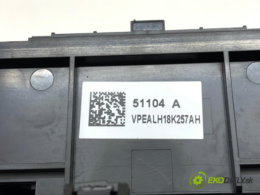 MAZDA 6 GJ Kombi 2016 141 kW 2.5 2488 Panel ovládaní topení GMF161190C (Páčky pod volantem)
