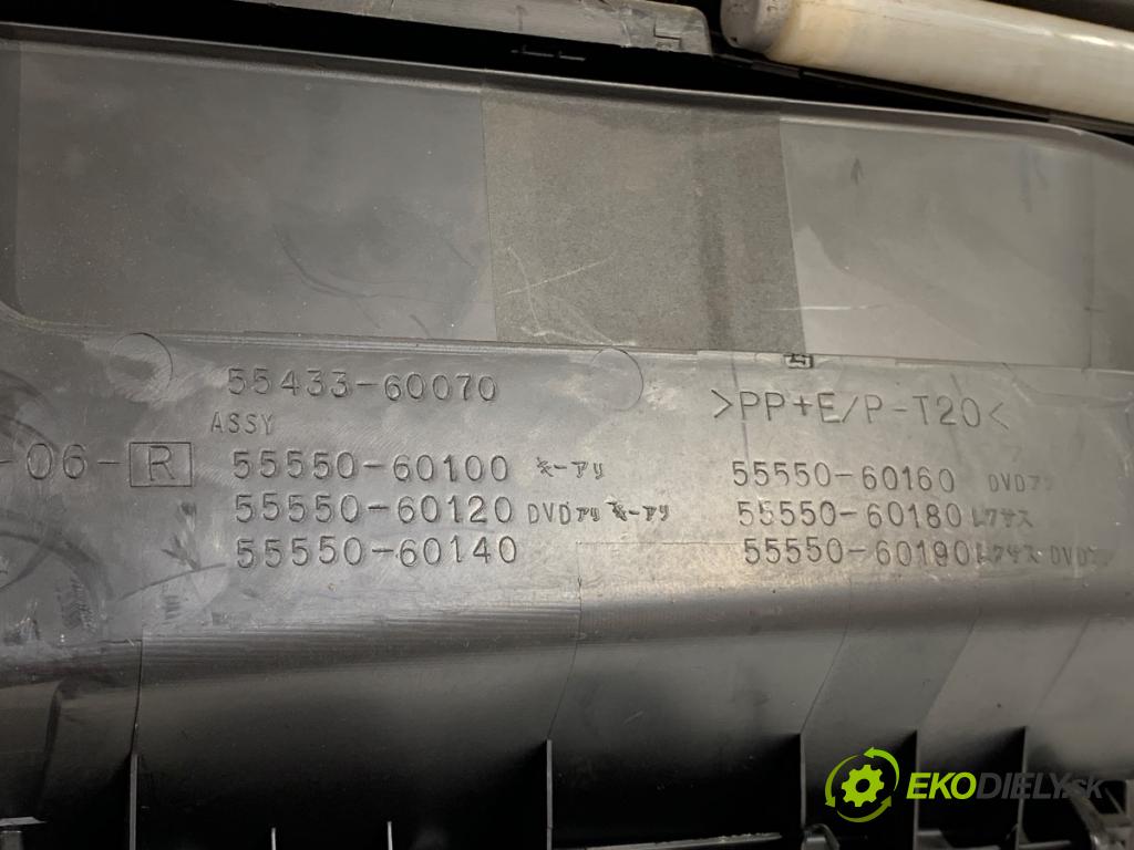 TOYOTA LAND CRUISER J12 samochód terenowy zamknięty 2005 120 kW 3.0 D-4D (KDJ120, KDJ125) 2982 přihrádka kastlík spolujezdce  (Přihrádka (kastlík))