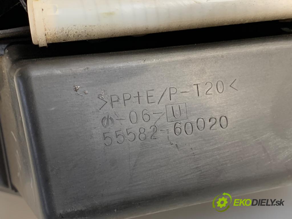 TOYOTA LAND CRUISER J12 samochód terenowy zamknięty 2005 120 kW 3.0 D-4D (KDJ120, KDJ125) 2982 přihrádka kastlík spolujezdce  (Přihrádka (kastlík))