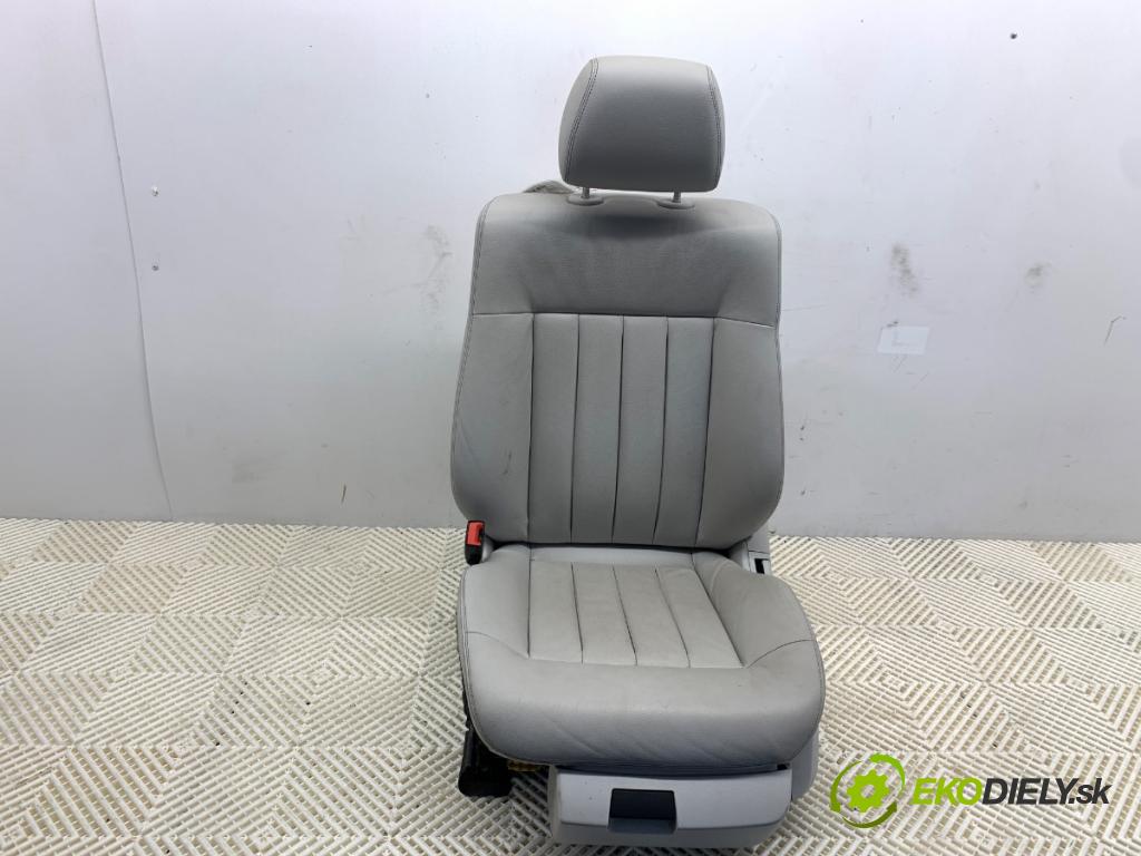 MERCEDES-BENZ W212 sedan 2016 245 kW E 400 4-matic (212.067) 2996 Sedadlo ľavy predný 