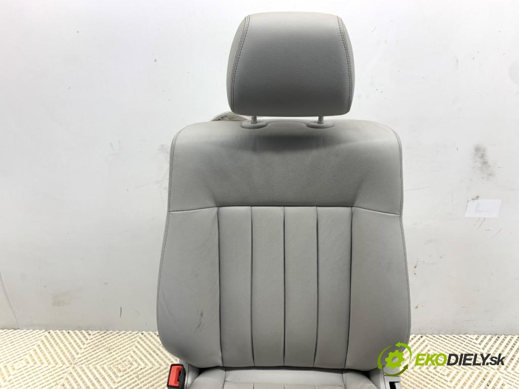 MERCEDES-BENZ W212 sedan 2016 245 kW E 400 4-matic (212.067) 2996 Sedadlo ľavy predný