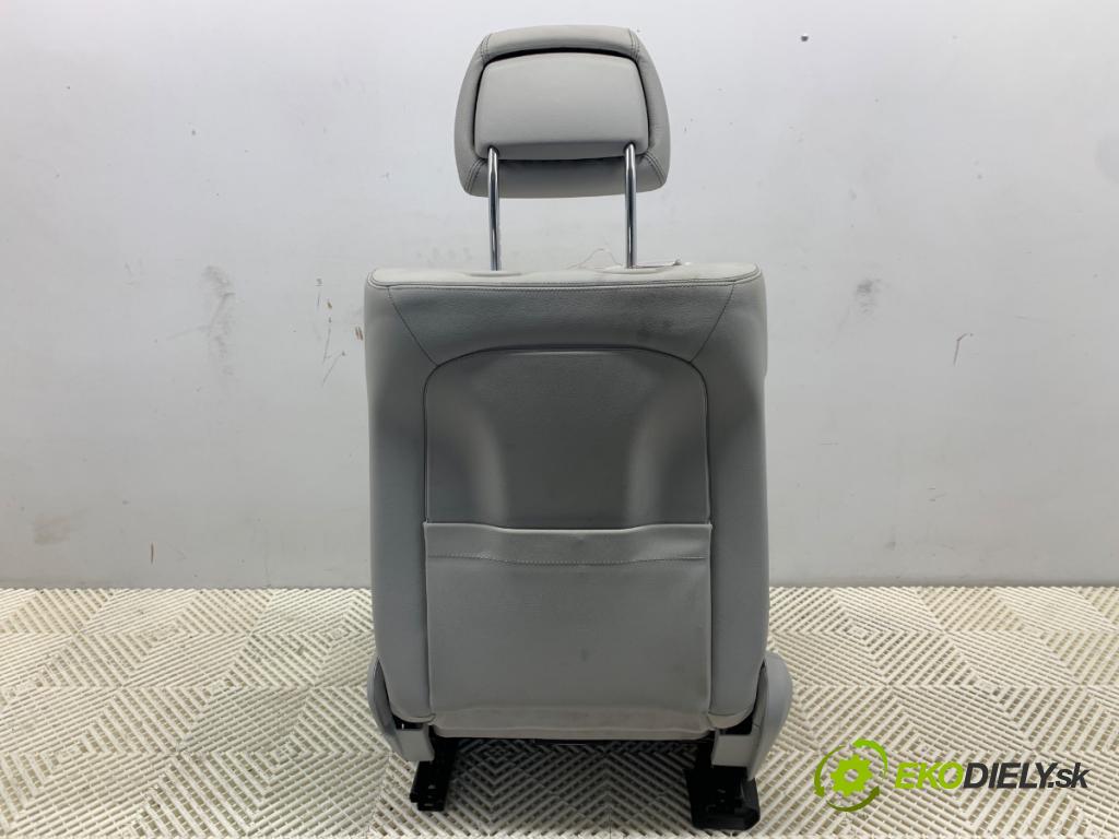 MERCEDES-BENZ W212 sedan 2016 245 kW E 400 4-matic (212.067) 2996 Sedadlo pravy predný
