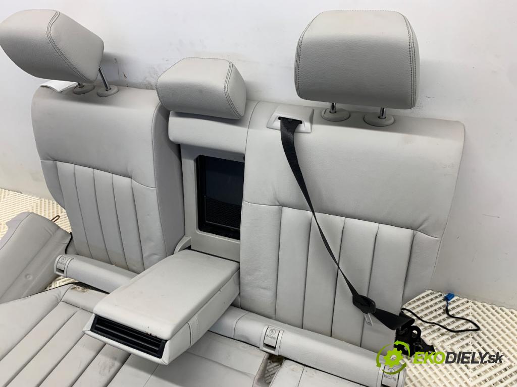 MERCEDES-BENZ W212 sedan 2016 245 kW E 400 4-matic (212.067) 2996 sedadlo druhý VLÁDA: