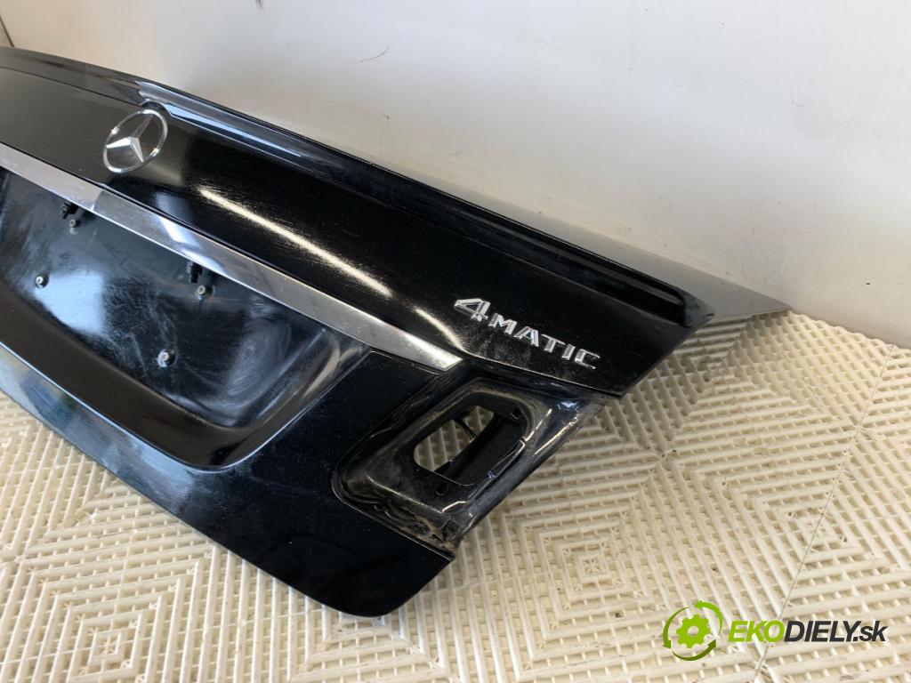 MERCEDES-BENZ W212 sedan 2016 245 kW E 400 4-matic (212.067) 2996 kapota zadní část 197